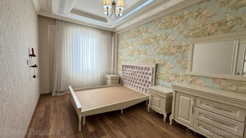 Satılır 3 otaqlı Mənzil Yeni tikili 135 m² İnşaatçılar m. - şəkil 4