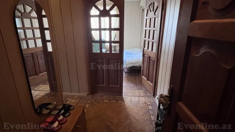 Satılır 2 otaqlı Mənzil Köhnə tikili 50 m² Gənclik m. - şəkil 2