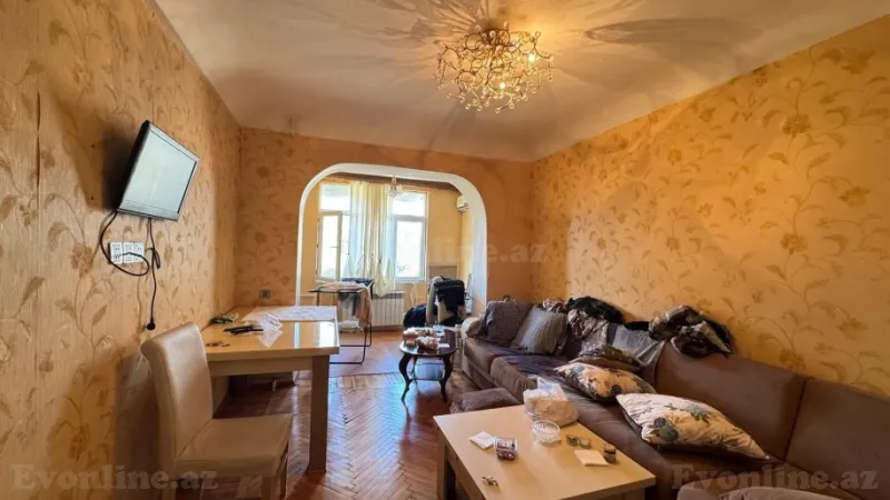 Satılır 2 otaqlı Mənzil Köhnə tikili 58 m² Neftçilər m.