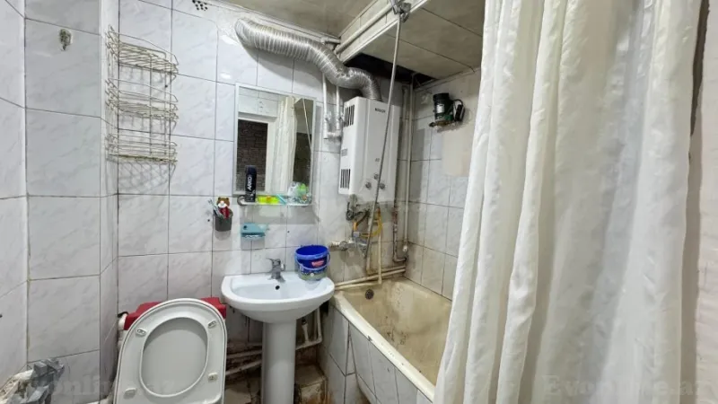 Satılır 2 otaqlı Mənzil Köhnə tikili 58 m² Neftçilər m. - şəkil 5