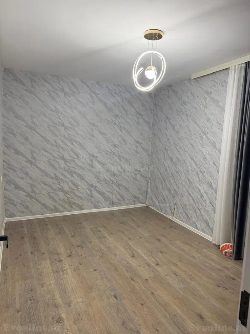 Satılır 2 otaqlı Mənzil Köhnə tikili 65 m² 8 Noyabr m. - şəkil 2