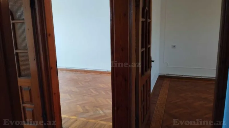 Satılır 3 otaqlı Mənzil Köhnə tikili 75 m² Xalqlar Dostluğu m. - şəkil 14