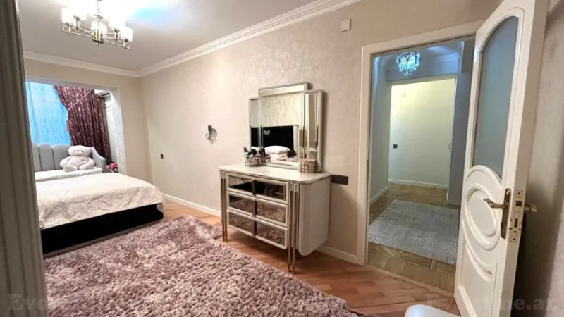 Satılır 2 otaqlı Mənzil Köhnə tikili 70 m² Gənclik m. - şəkil 7