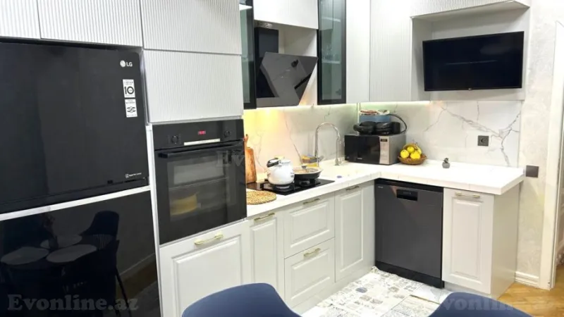 Satılır 2 otaqlı Mənzil Köhnə tikili 70 m² Gənclik m. - şəkil 9