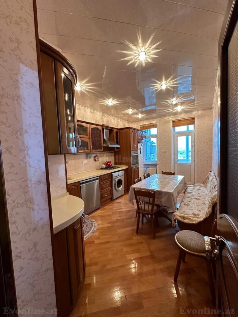 Satılır 2 otaqlı Mənzil Yeni tikili 96 m² 8 Noyabr m. - şəkil 2