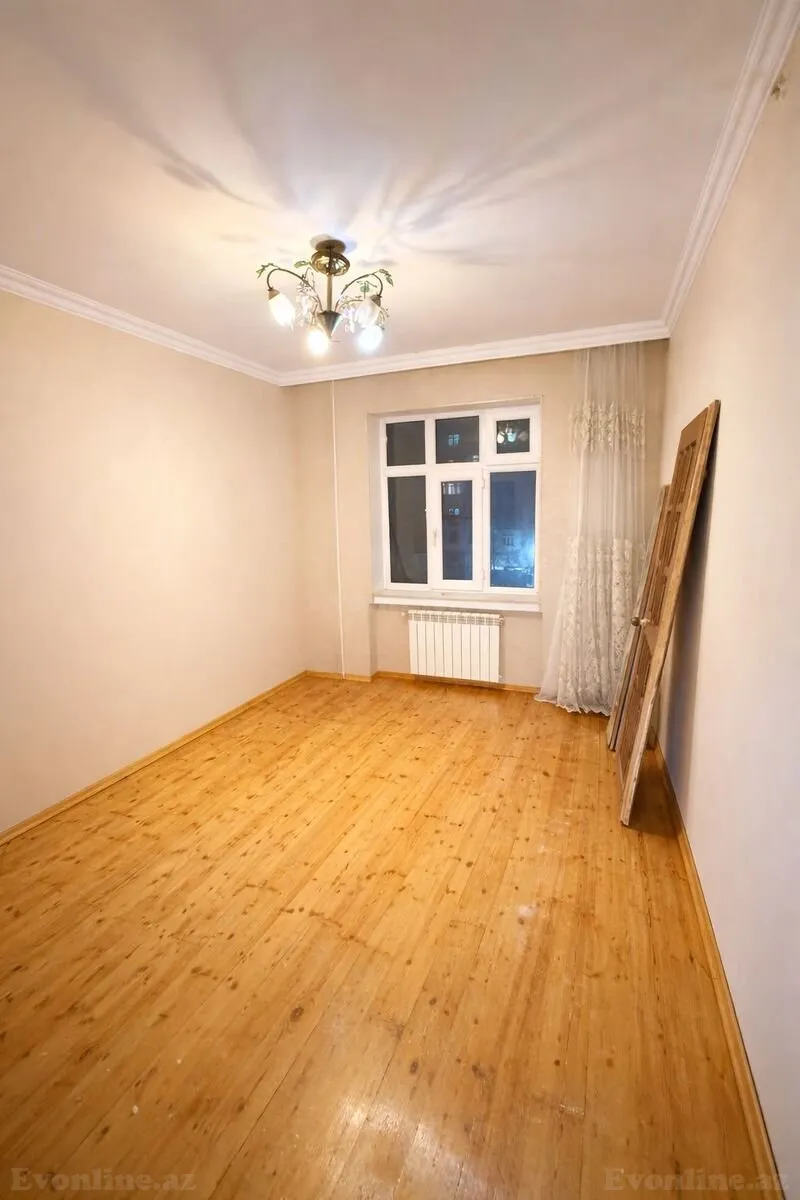 Satılır 2 otaqlı Mənzil Köhnə tikili 65 m² Suraxanı r.