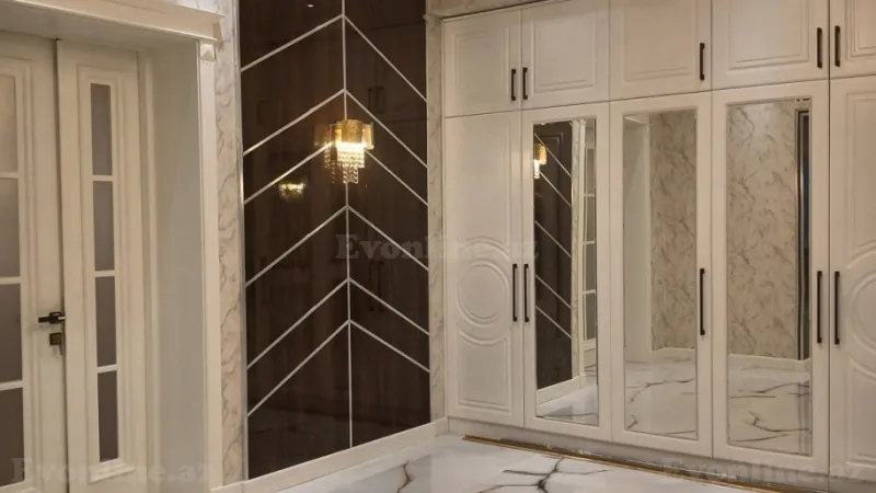 Satılır 4 otaqlı Mənzil Yeni tikili 215 m² 6-cı mikrorayon