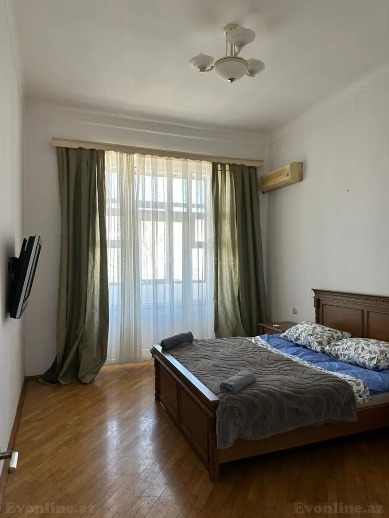 Kirayə verilir 3 otaqlı Mənzil Köhnə tikili 120 m² İçərişəhər m. - şəkil 11