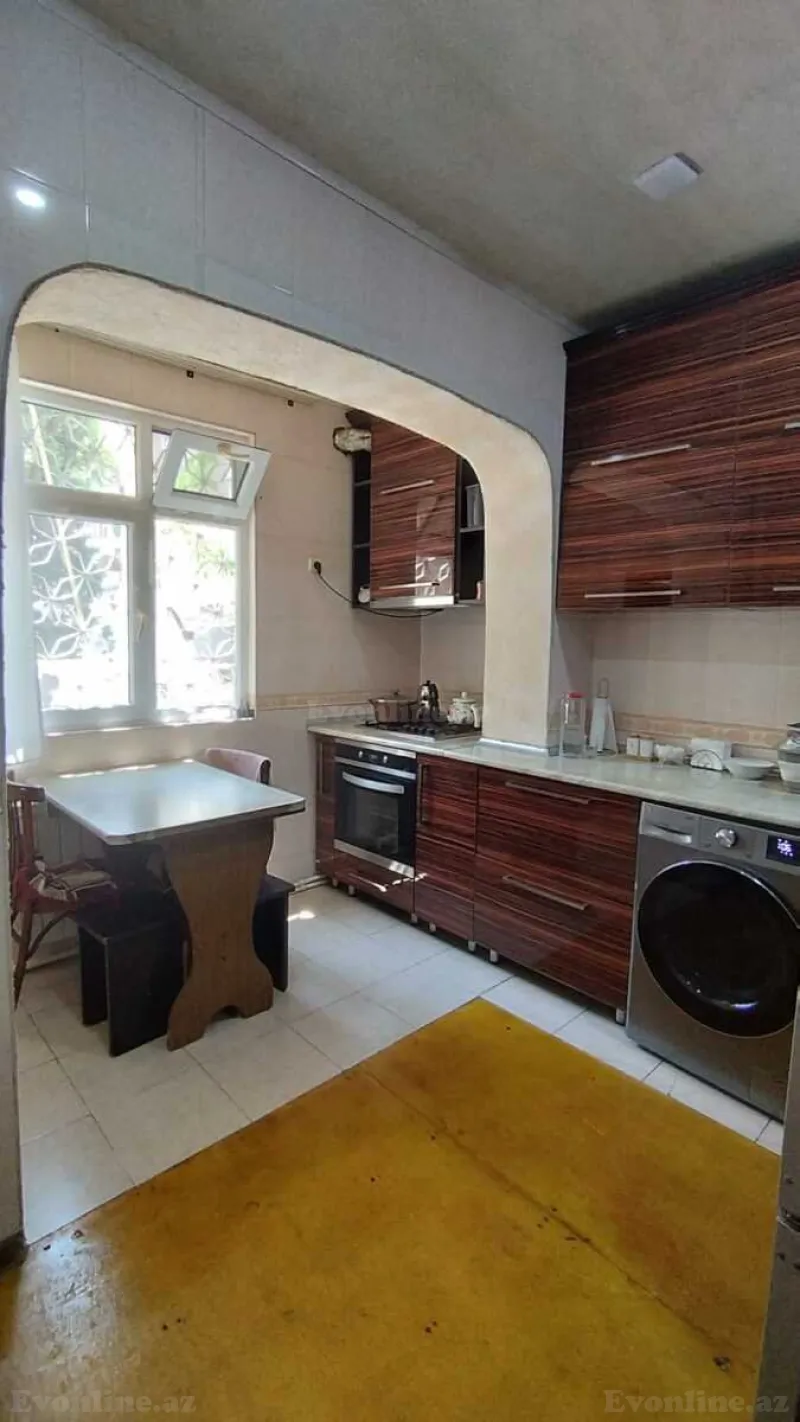 Satılır 3 otaqlı Mənzil Köhnə tikili 85 m² Həzi Aslanov m.