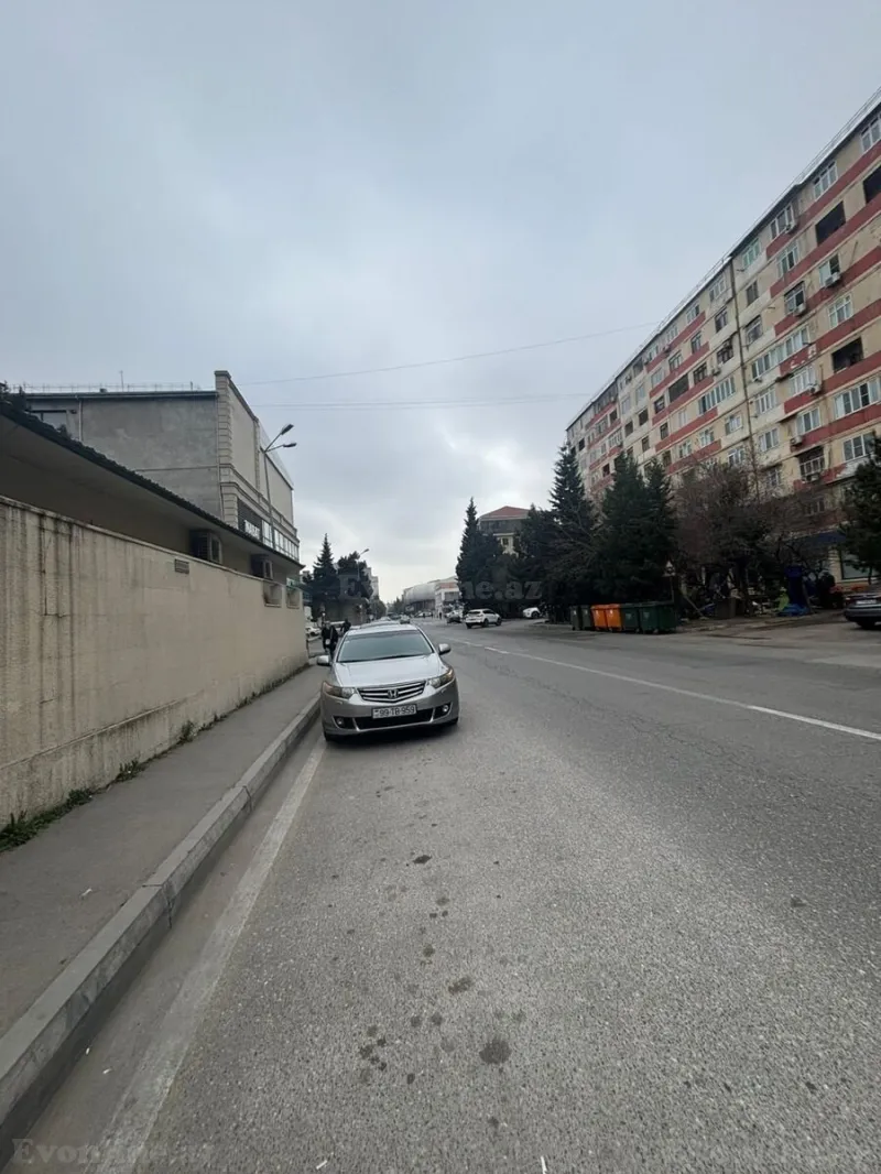 Satılır 2 otaqlı Mənzil Köhnə tikili 60 m² 8-ci mikrorayon - şəkil 2