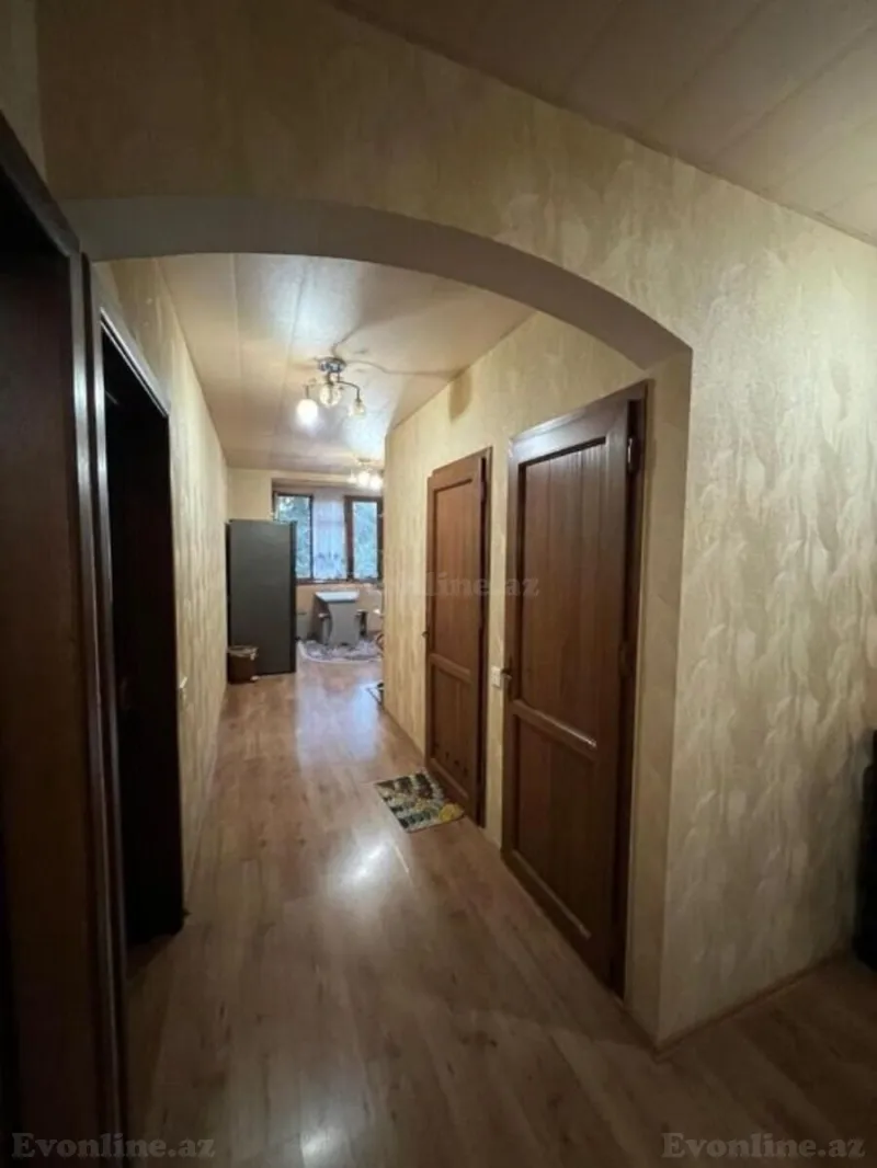 Satılır 4 otaqlı Mənzil Köhnə tikili 100 m² 8-ci mikrorayon - şəkil 3