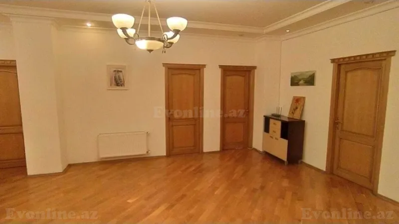 Satılır 4 otaqlı Mənzil Yeni tikili 220 m² 28 May m. - şəkil 2