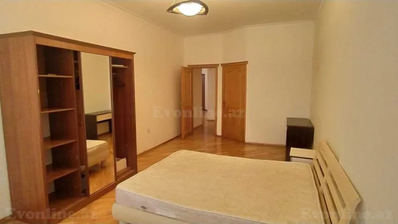 Satılır 4 otaqlı Mənzil Yeni tikili 220 m² 28 May m. - şəkil 13