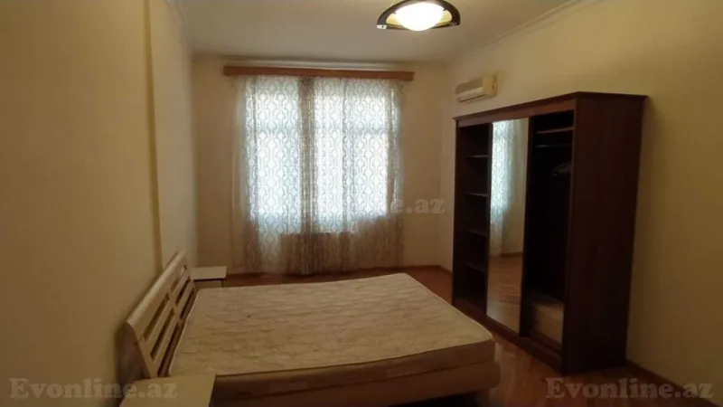 Satılır 4 otaqlı Mənzil Yeni tikili 220 m² 28 May m. - şəkil 18