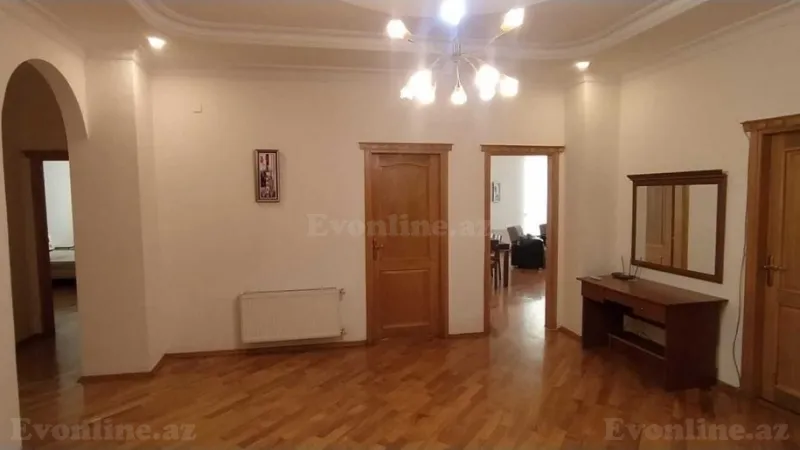 Satılır 4 otaqlı Mənzil Yeni tikili 220 m² 28 May m. - şəkil 25