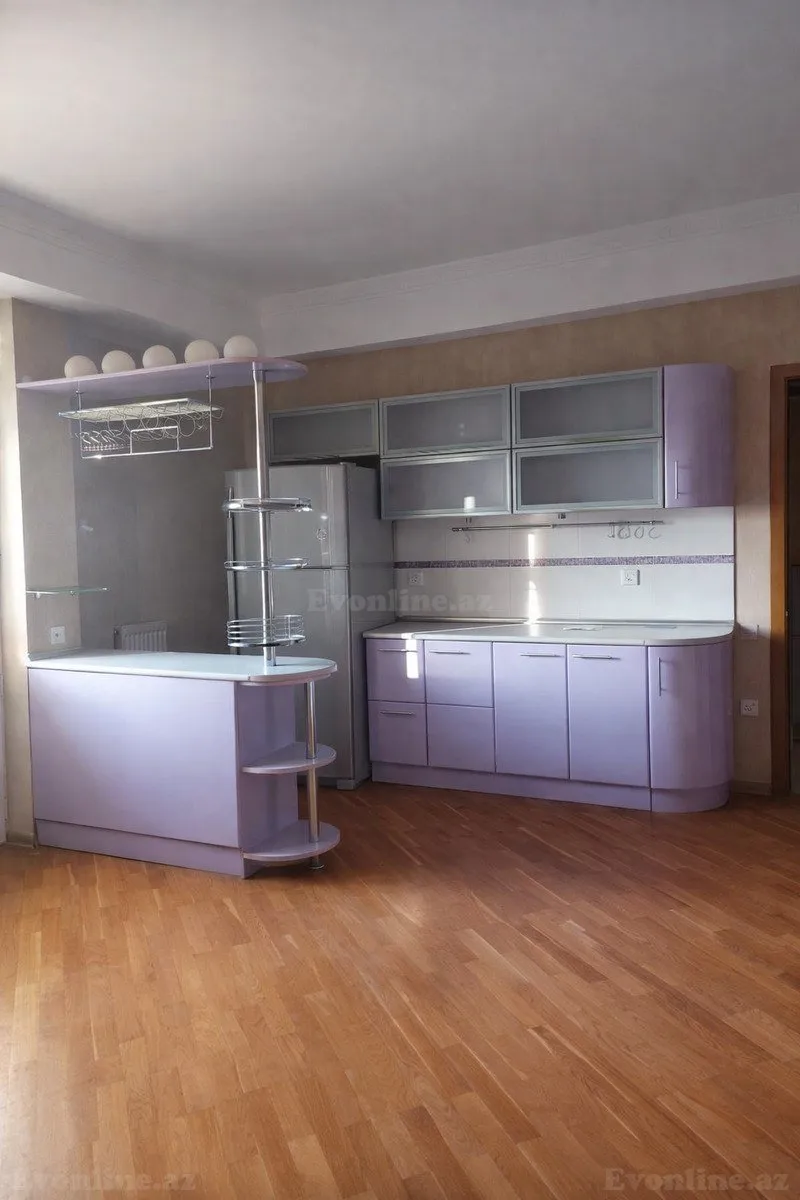 Kirayə verilir 3 otaqlı Mənzil Yeni tikili 130 m² Həzi Aslanov m. - şəkil 6