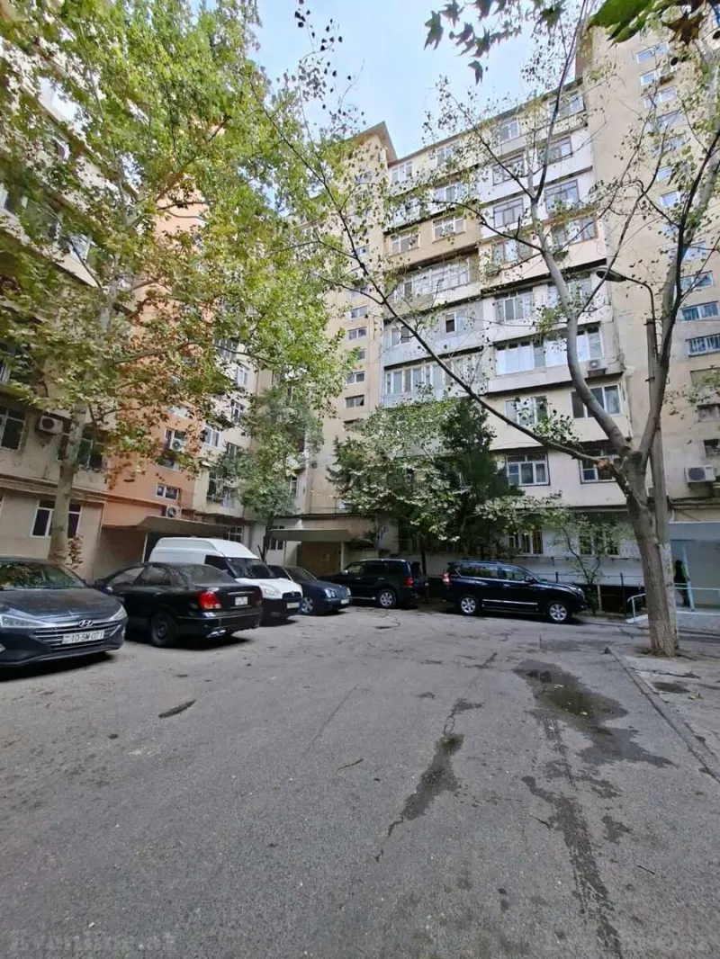 Satılır 2 otaqlı Mənzil Köhnə tikili 60 m² Gənclik m.