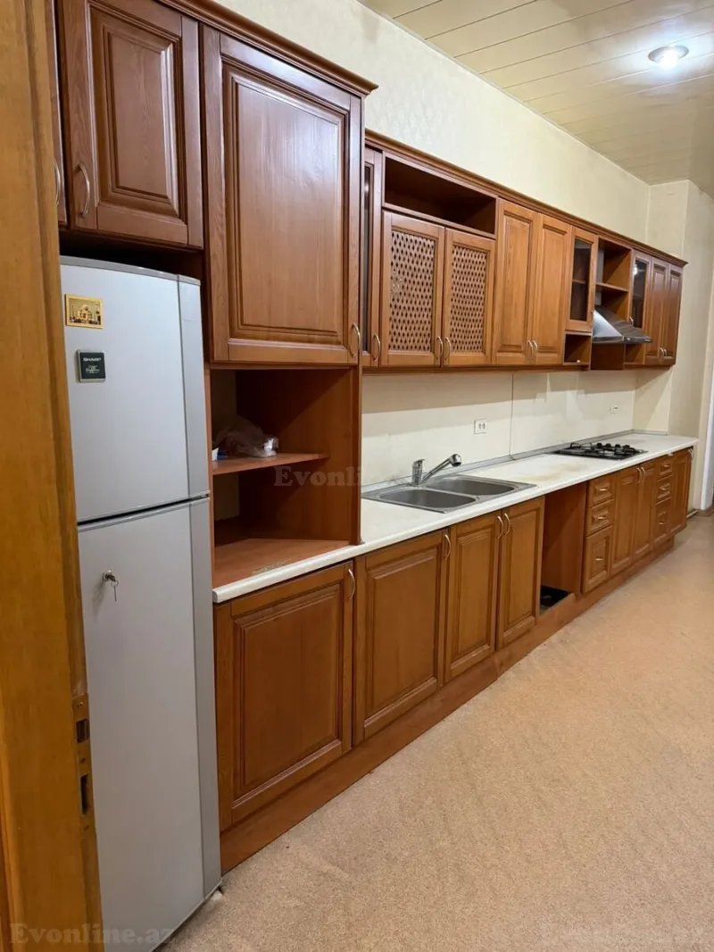 Kirayə verilir 4 otaqlı Mənzil Yeni tikili 174 m² Nərimanov r.