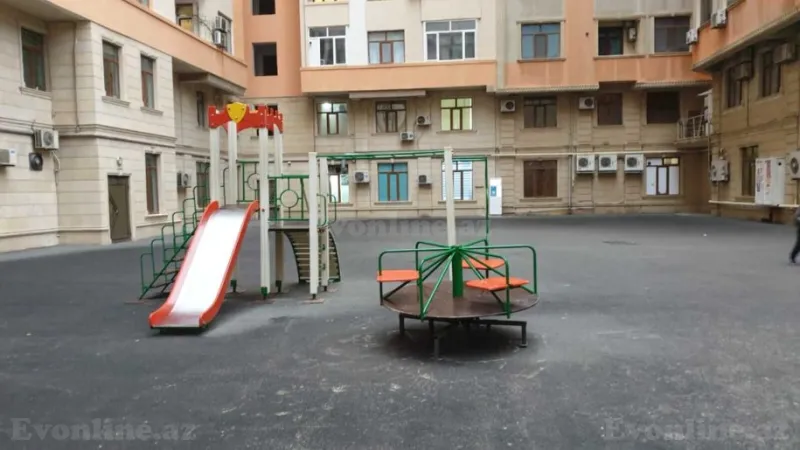 Kirayə verilir 3 otaqlı Mənzil Yeni tikili 150 m² 28 May m. - şəkil 13