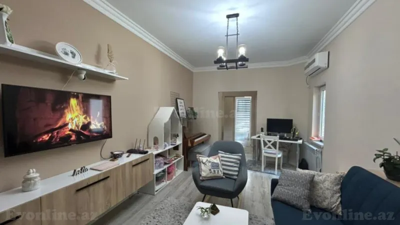 Satılır 2 otaqlı Mənzil Köhnə tikili 45 m² Yeni Yasamal