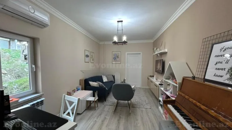 Satılır 2 otaqlı Mənzil Köhnə tikili 45 m² Yeni Yasamal - şəkil 2