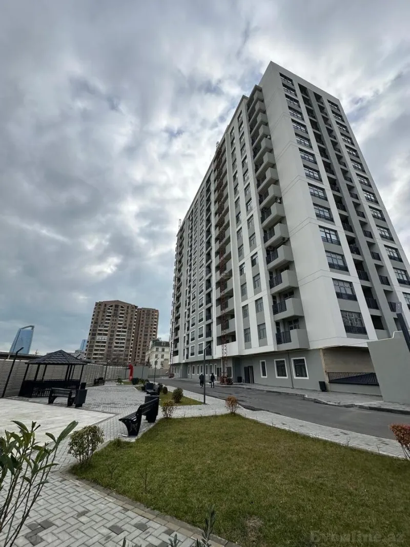 Satılır 2 otaqlı Mənzil Yeni tikili 83 m² 28 May m.