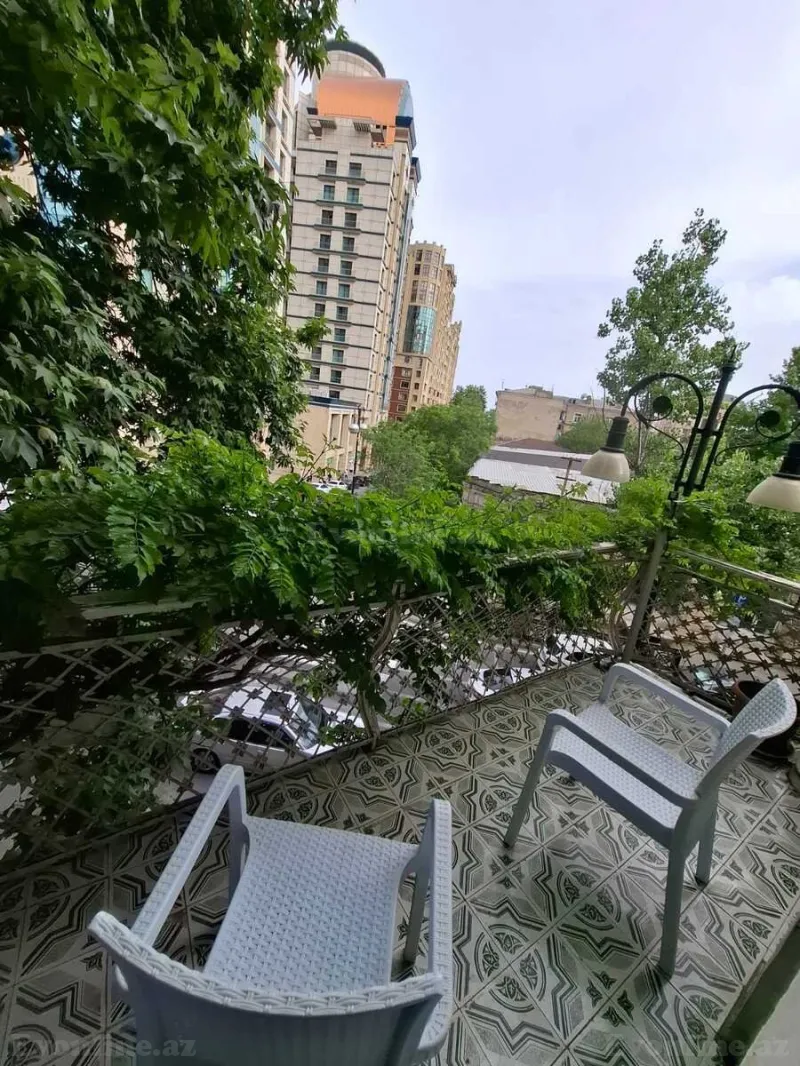 Satılır 3 otaqlı Mənzil Köhnə tikili 75 m² 28 May m. - şəkil 17