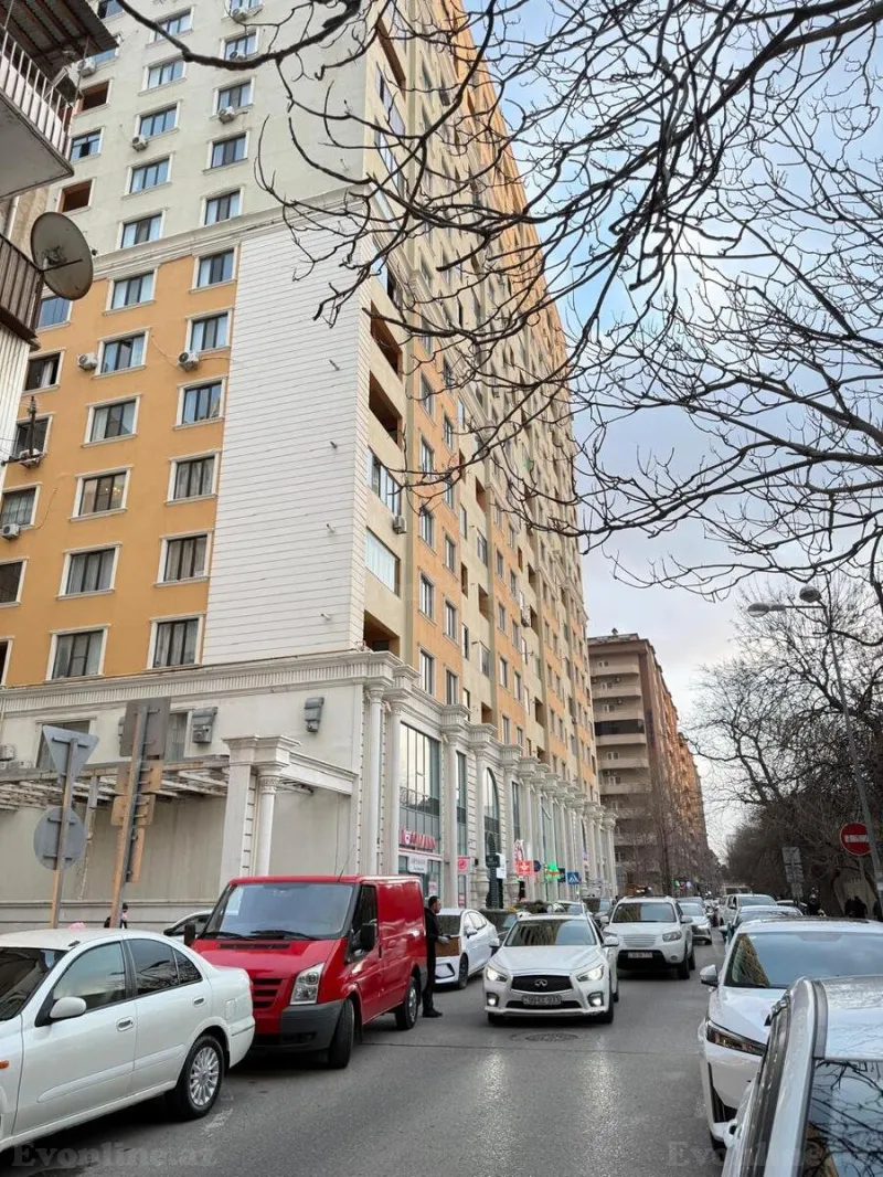 Kirayə verilir 3 otaqlı Mənzil Yeni tikili 125 m² Elmlər Akademiyası m.