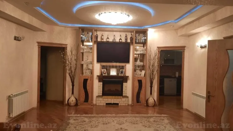 Satılır 4 otaqlı Mənzil Köhnə tikili 155 m² 9-cu mikrorayon