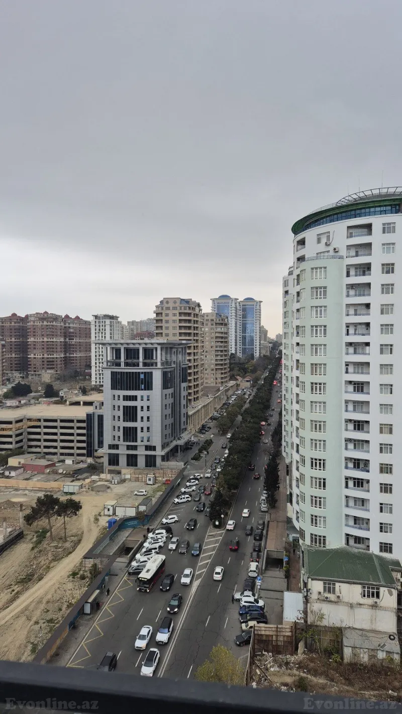 Satılır 4 otaqlı Mənzil Yeni tikili 200 m² 28 May m.