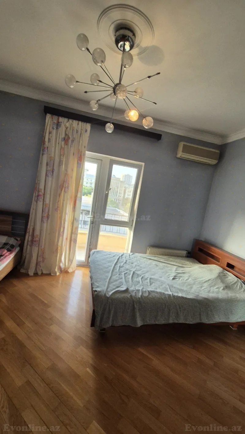 Satılır 4 otaqlı Mənzil Yeni tikili 200 m² 28 May m. - şəkil 4