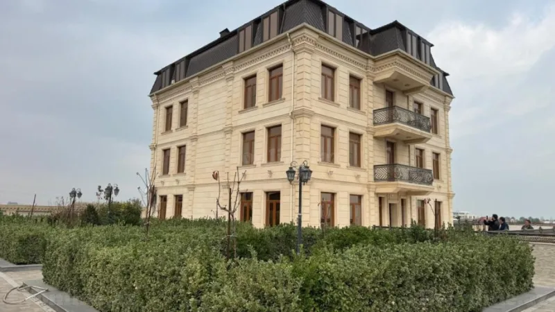 Satılır Obyekt 2100 m² Fatmayı