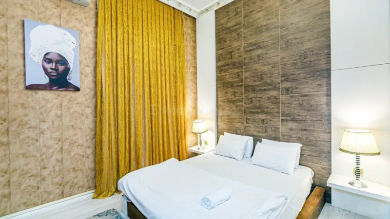 Satılır 5 otaqlı Mənzil Köhnə tikili 138 m² 8 Noyabr m. - şəkil 3