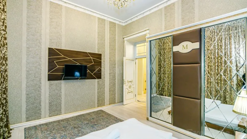 Satılır 5 otaqlı Mənzil Köhnə tikili 138 m² 8 Noyabr m. - şəkil 5