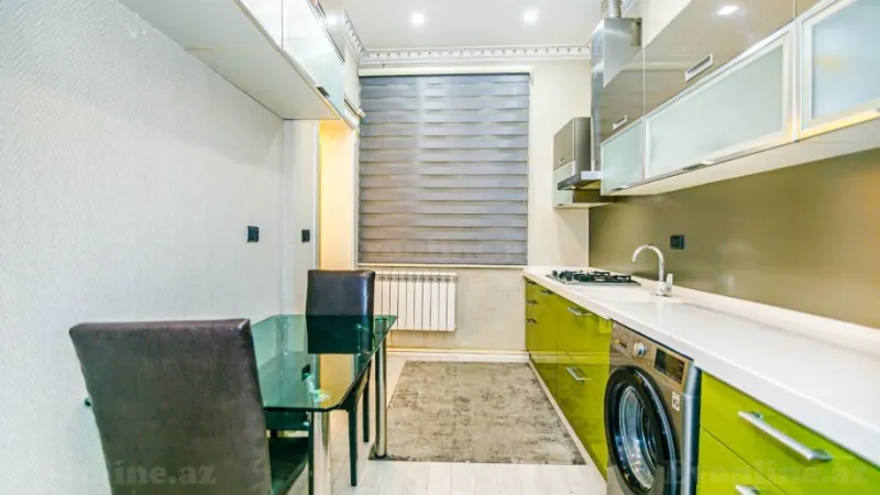 Satılır 5 otaqlı Mənzil Köhnə tikili 138 m² 8 Noyabr m. - şəkil 9