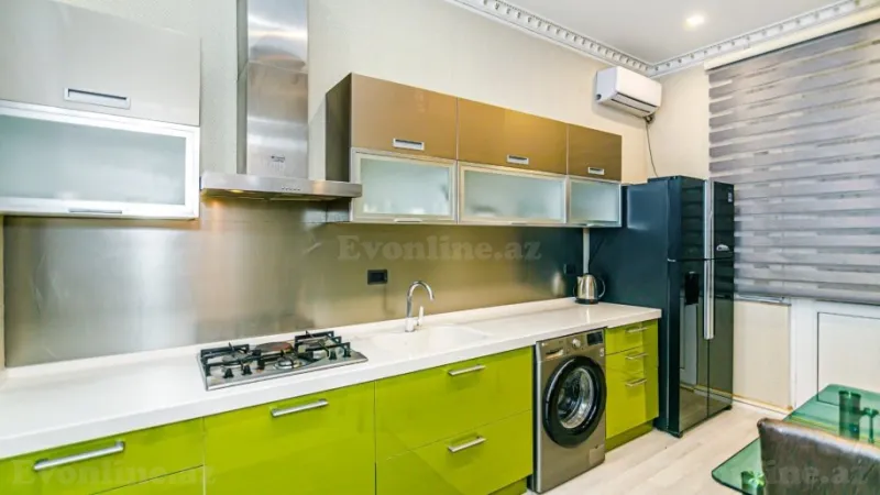 Satılır 5 otaqlı Mənzil Köhnə tikili 138 m² 8 Noyabr m. - şəkil 10