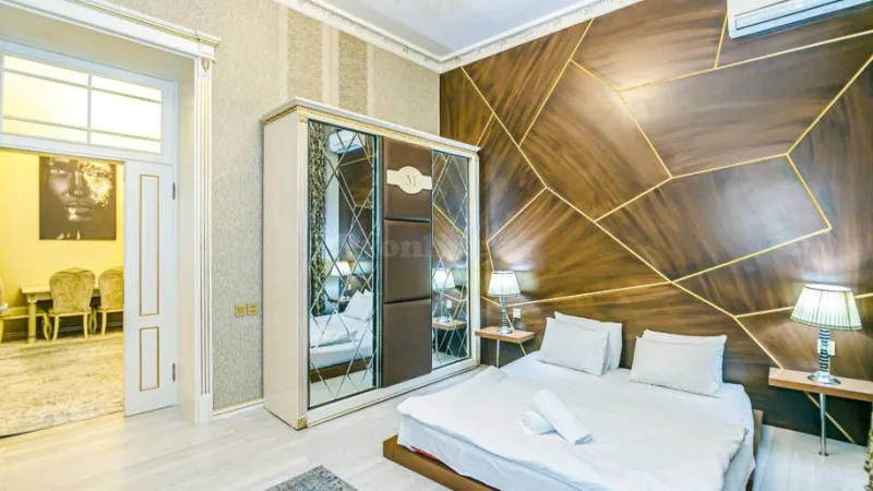 Satılır 5 otaqlı Mənzil Köhnə tikili 138 m² 8 Noyabr m. - şəkil 16