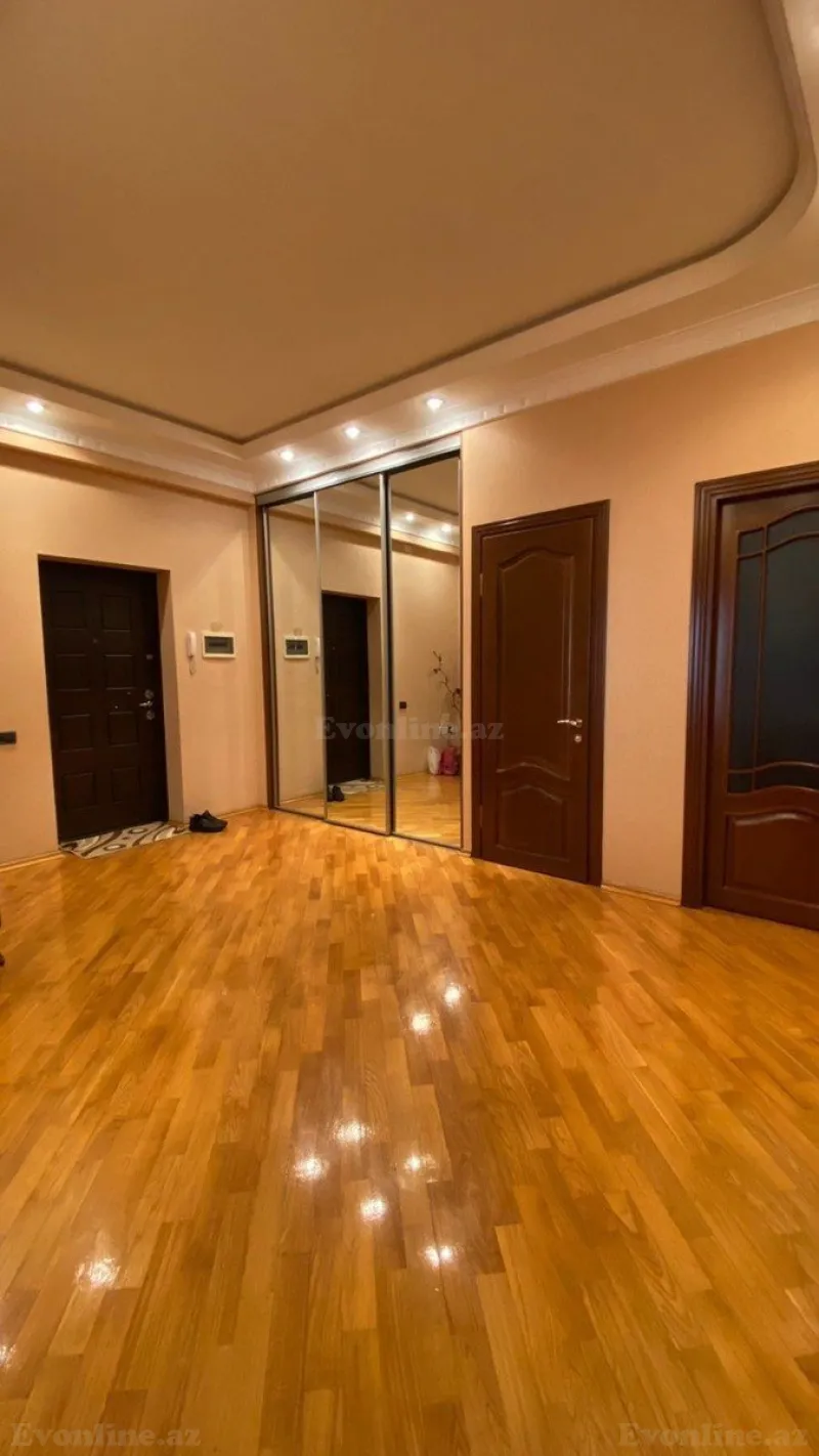 Kirayə verilir 3 otaqlı Mənzil Yeni tikili 130 m² Xətai m. - şəkil 16