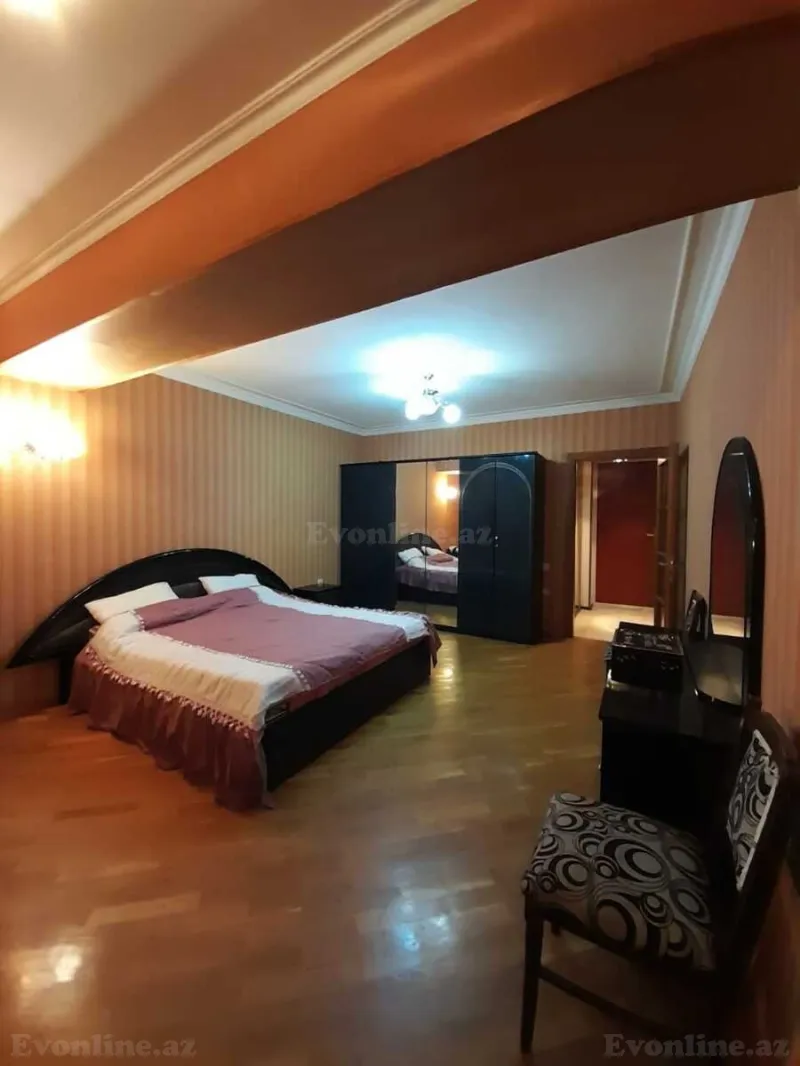 Kirayə verilir 2 otaqlı Mənzil Köhnə tikili 60 m² Nəriman Nərimanov m.