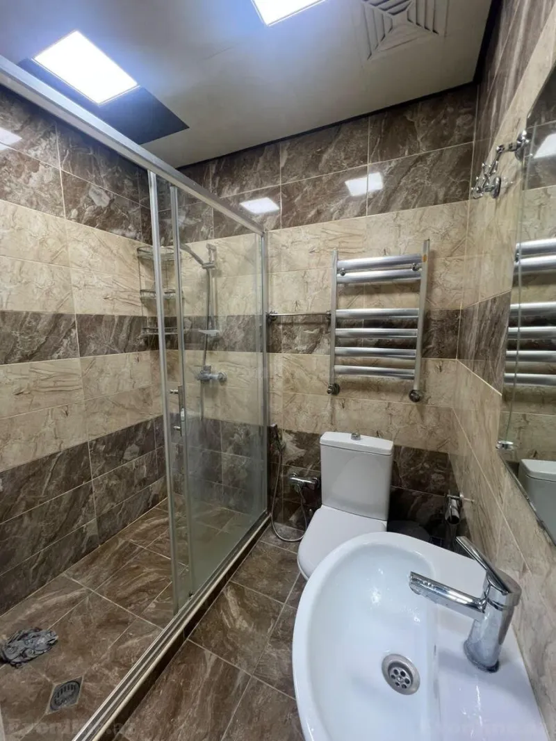 Kirayə verilir 2 otaqlı Mənzil Yeni tikili 65 m² Neftçilər m. - şəkil 7