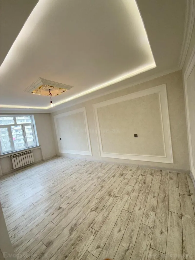 Satılır 2 otaqlı Mənzil Köhnə tikili 68 m² Yeni Yasamal