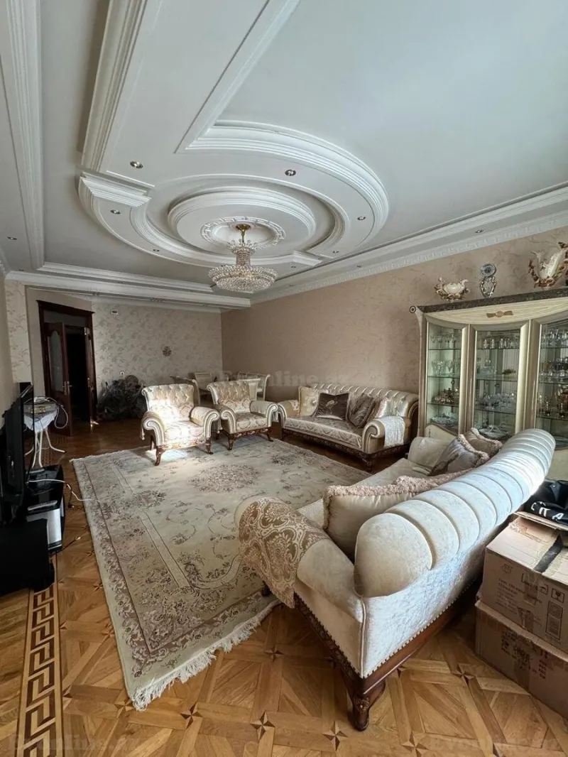 Kirayə verilir 4 otaqlı Mənzil Yeni tikili 220 m² Nəriman Nərimanov m.