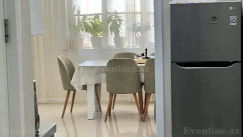 Satılır 3 otaqlı Mənzil Köhnə tikili 90 m² Yasamal