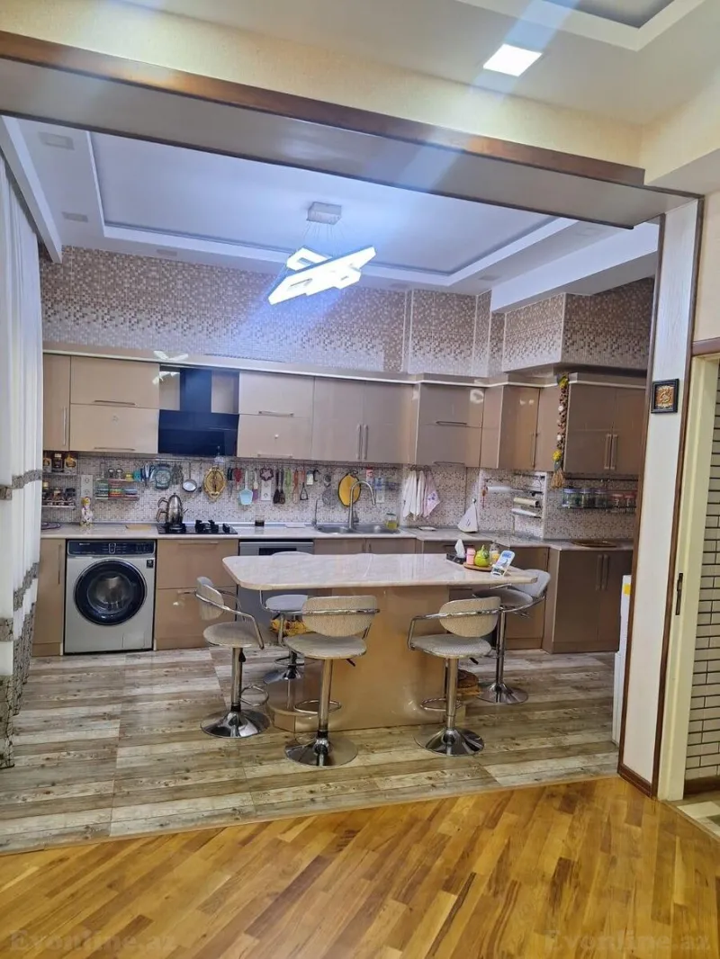 Satılır 5 otaqlı Mənzil Yeni tikili 270 m² Memar Əcəmi m. - şəkil 8