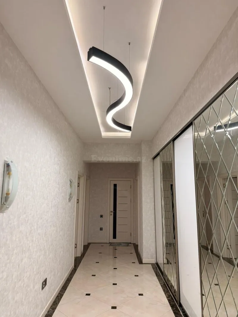 Kirayə verilir 3 otaqlı Mənzil Yeni tikili 147 m² Xətai m.