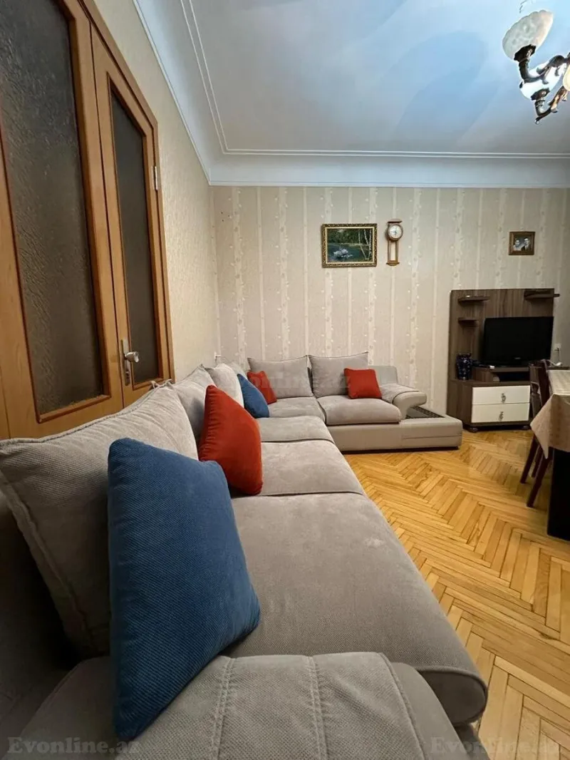 Kirayə verilir 3 otaqlı Mənzil Köhnə tikili 100 m² Nəsimi r. - şəkil 2