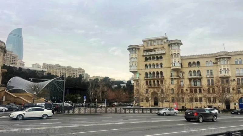 5 otaqlı Mənzil 340 m² İçərişəhər m. Kirayə verilir