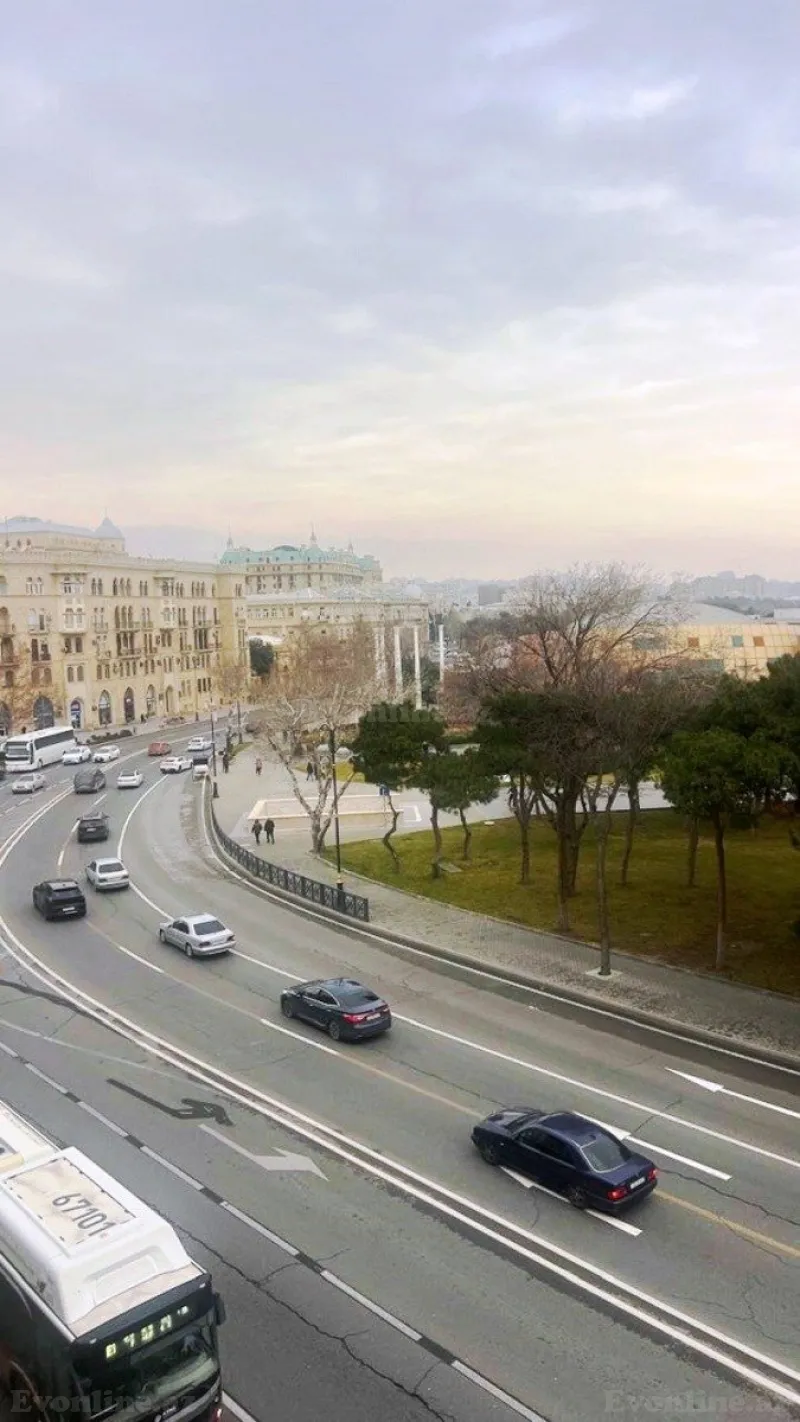 Kirayə verilir 5 otaqlı Mənzil Yeni tikili 340 m² İçərişəhər m. - şəkil 2