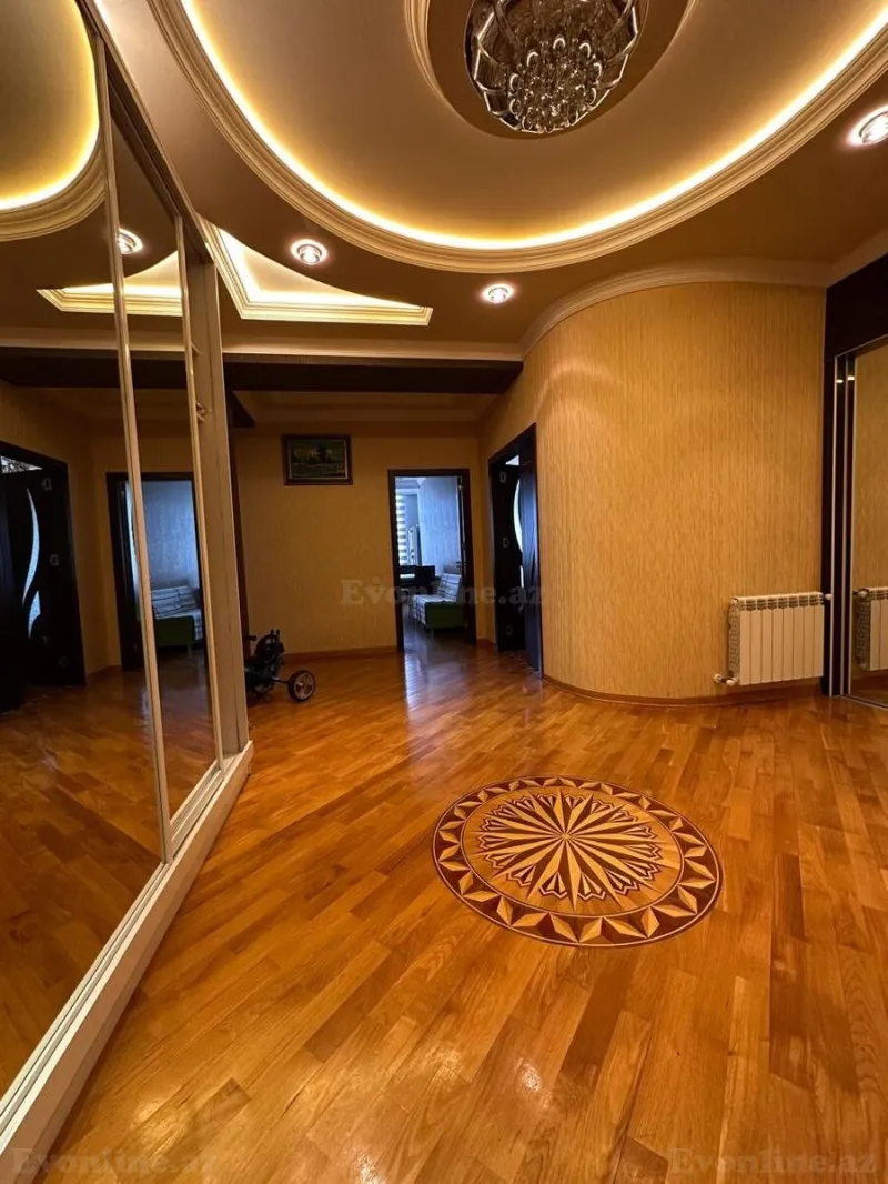 Satılır 3 otaqlı Mənzil Yeni tikili 124 m² 8-ci mikrorayon