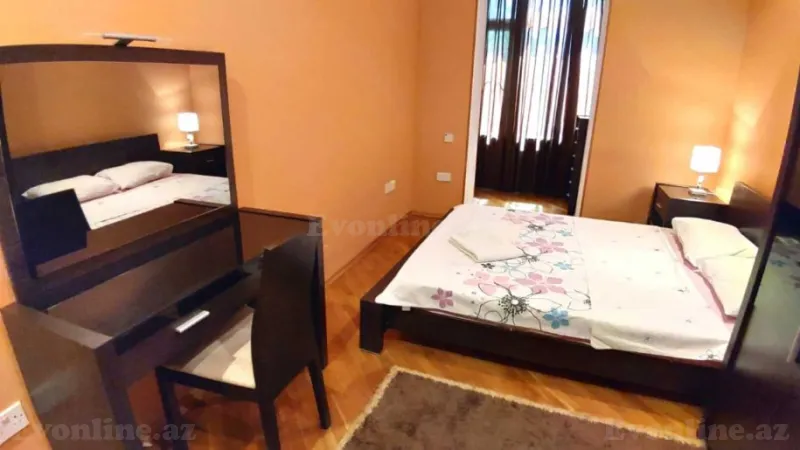 Kirayə verilir 3 otaqlı Mənzil Köhnə tikili 95 m² Sahil m. - şəkil 7